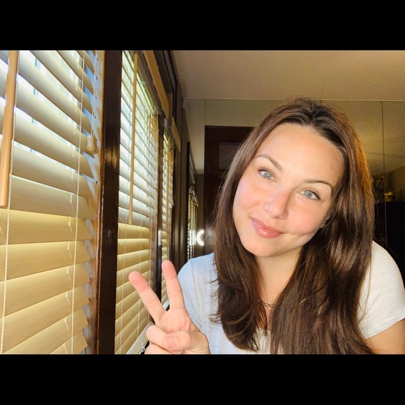 Meet your Posher, Mallory - Picture 2 of 2